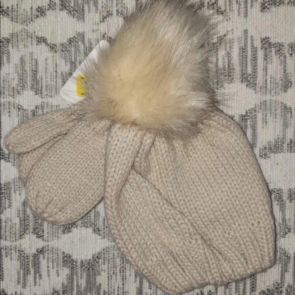 Baby beanie with matching gloves